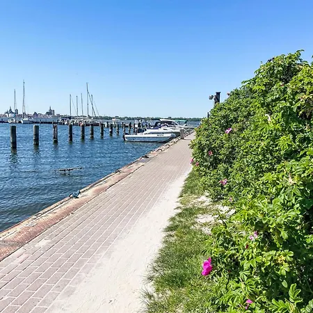 Moewennest By Interhome * Altefähr