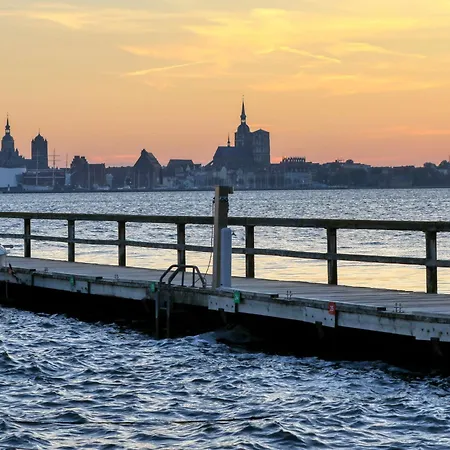 Moewennest By Interhome Vakantiehuis Altefähr